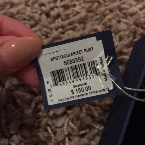 NWT “Spectacular Swarovski ruby set” - Picture 7 of 8